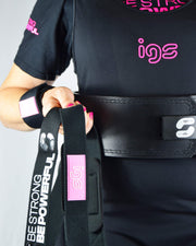 Set cintura e fibbie nere con logo rosa IGS