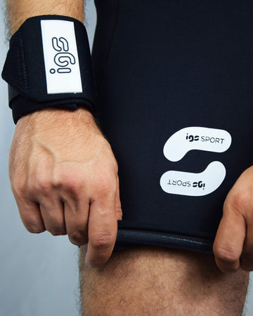 New Power Singlet IGS PRO® - IGS SPORT ITALIA - Polsino e pantaloncino neri con logo IGS bianco